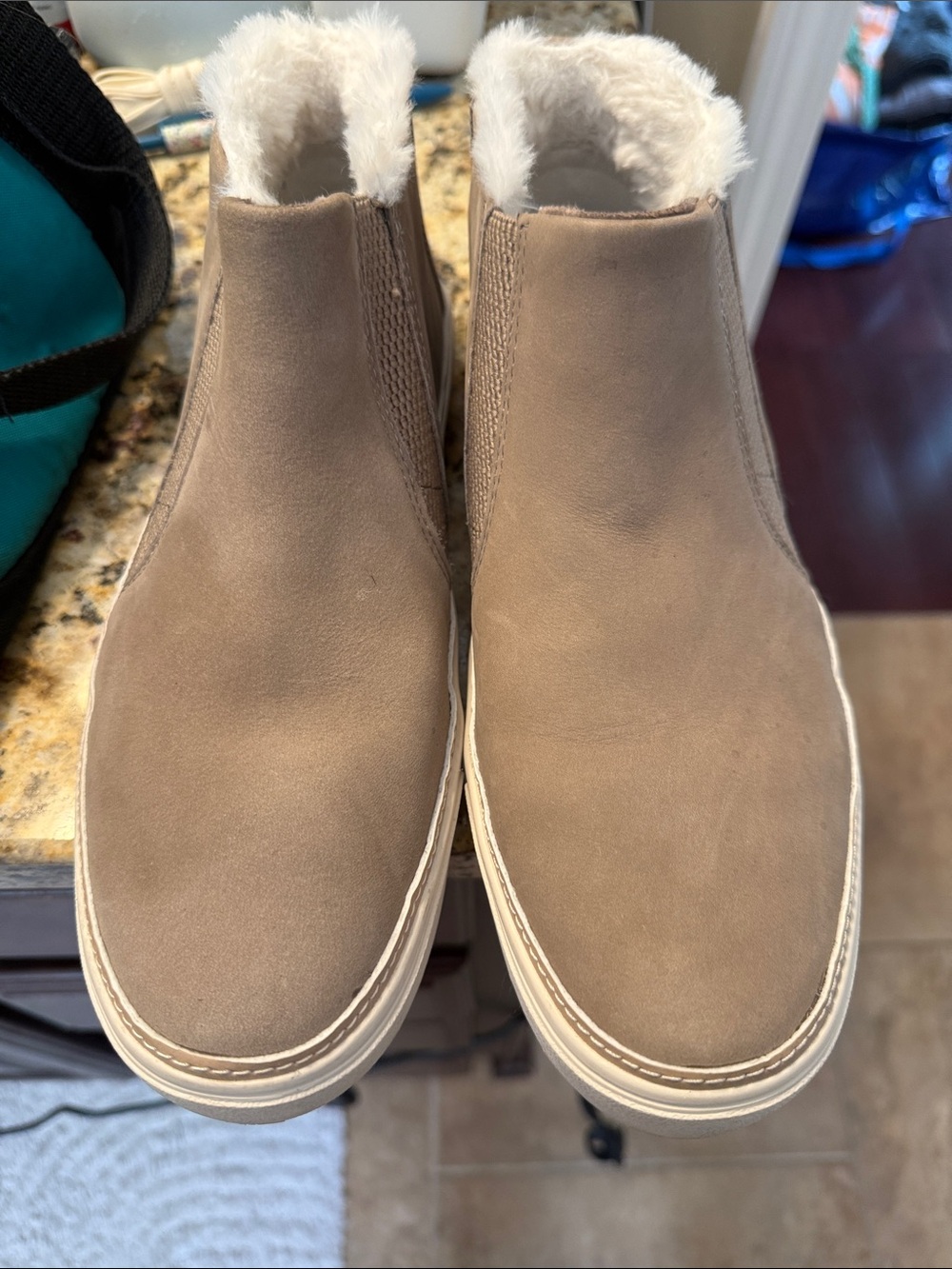 Toms Men's Tan Suede Chukka Boots with Faux Fur Lining